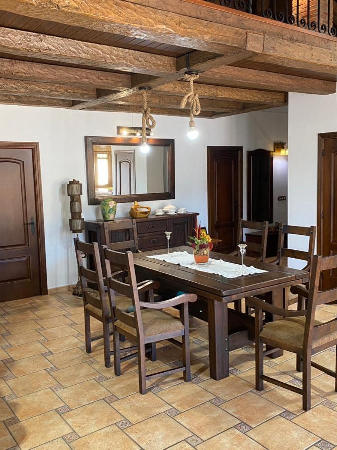 Casa Rural Montes De Trigo Херес де лос Кабайерос Екстериор снимка