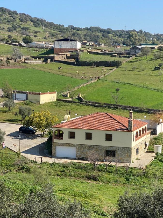 Casa Rural Montes De Trigo Херес де лос Кабайерос Екстериор снимка